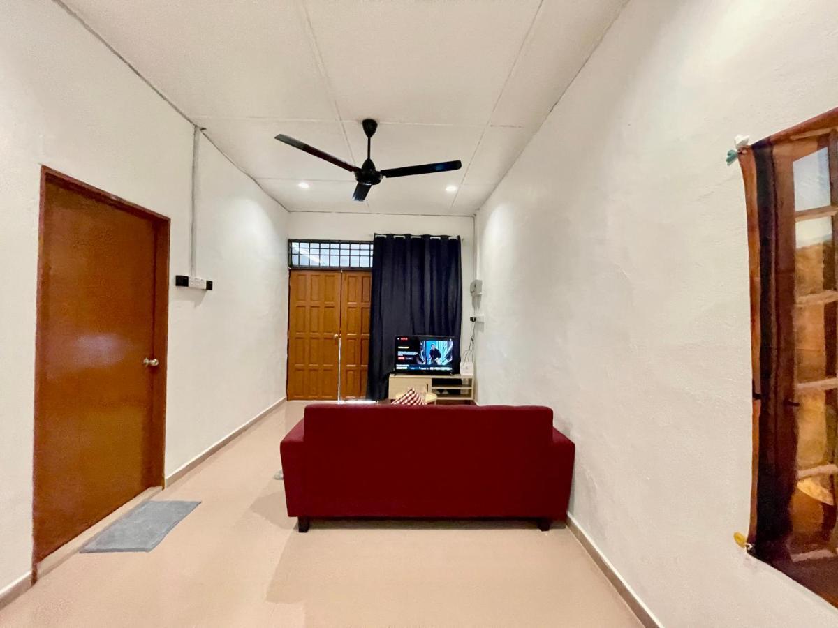Cozy 255 Entire 3 Bedroom House At Alma ブキッ・ムルタジャム エクステリア 写真