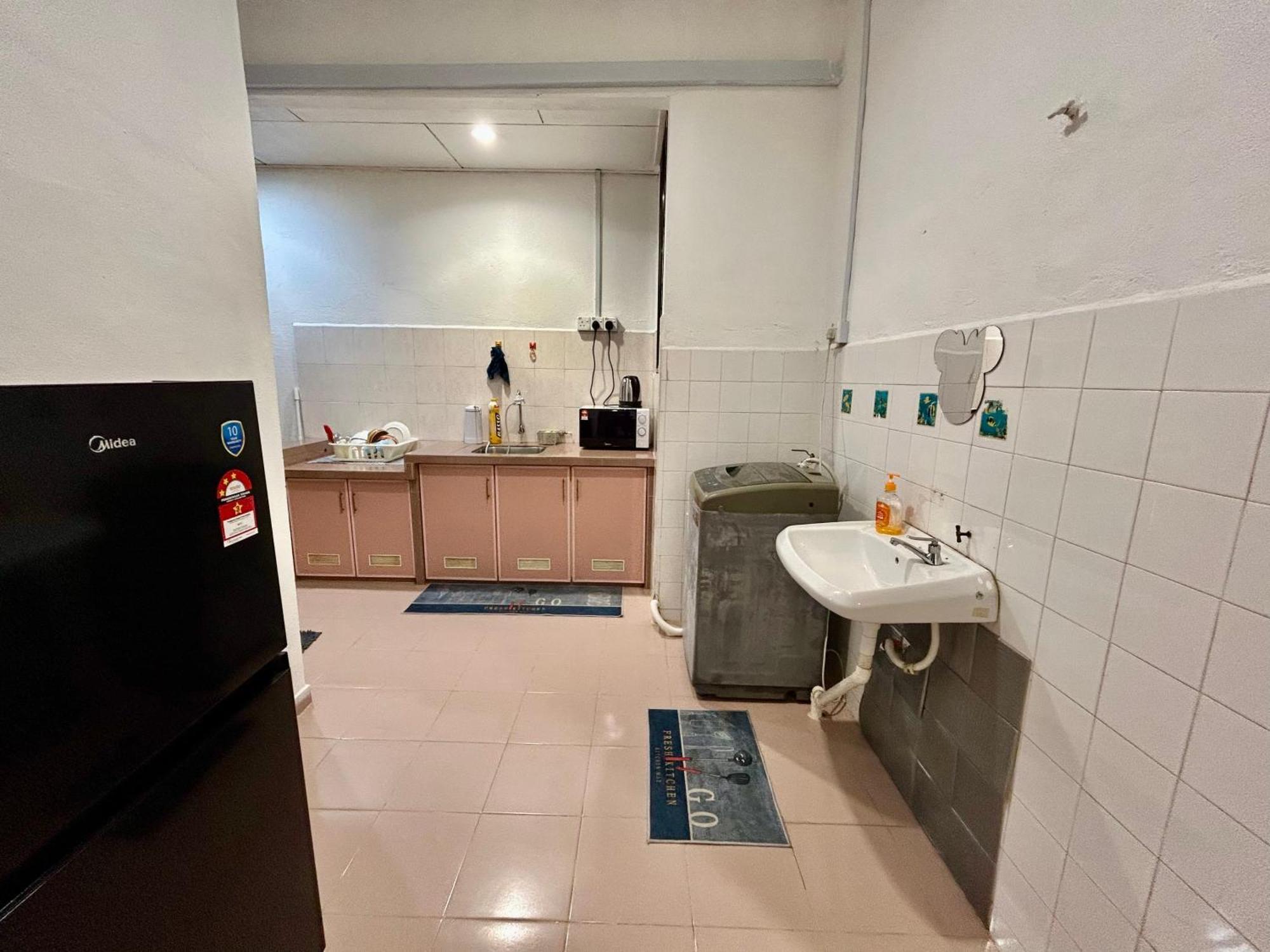 Cozy 255 Entire 3 Bedroom House At Alma ブキッ・ムルタジャム エクステリア 写真