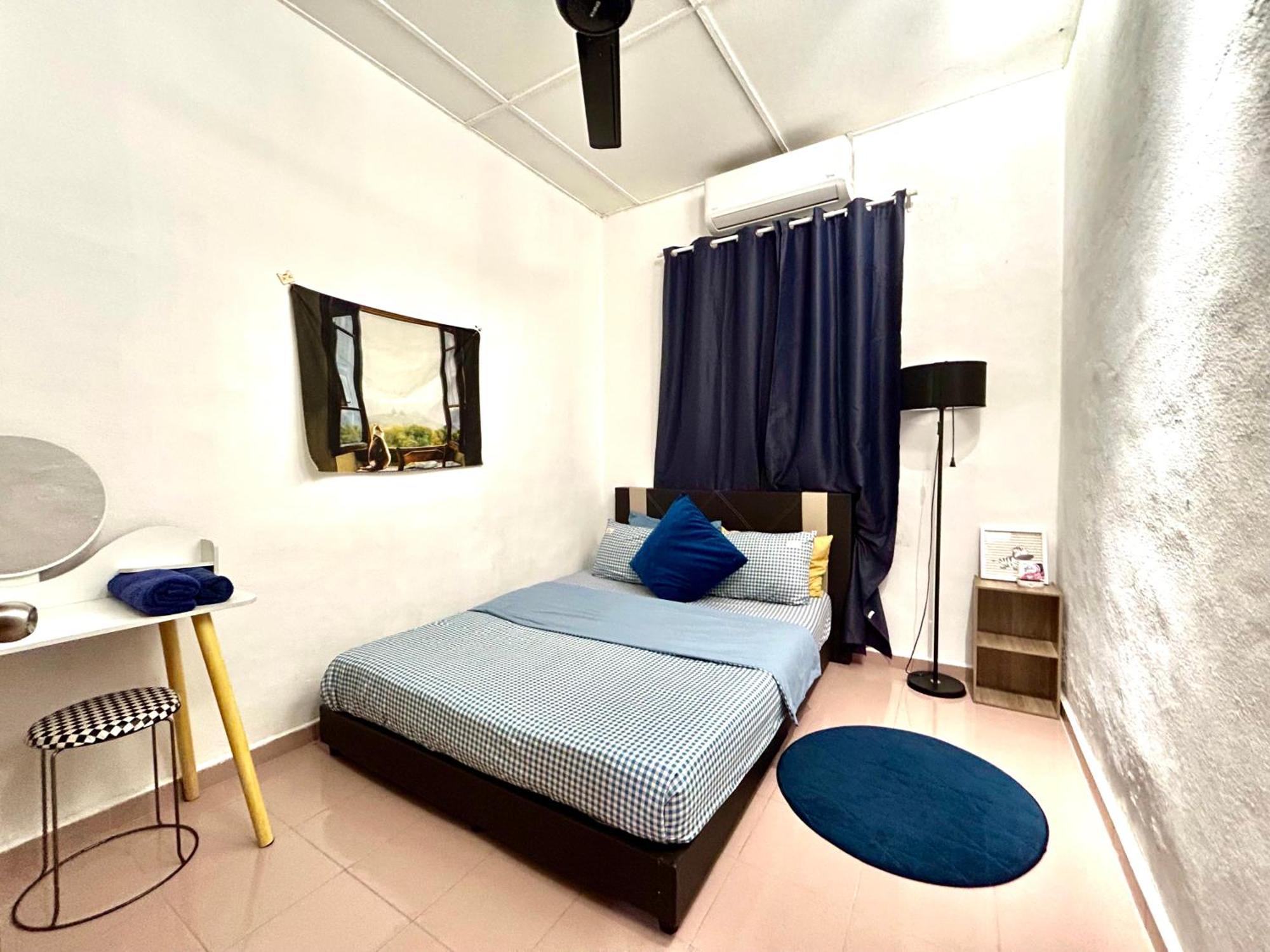 Cozy 255 Entire 3 Bedroom House At Alma ブキッ・ムルタジャム エクステリア 写真